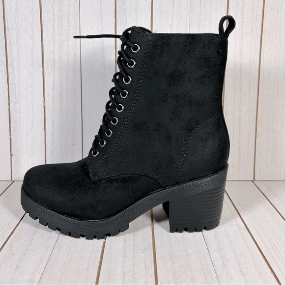 WOMEN'S BOOTS (FUZZY-S) - Picture 2 of 5